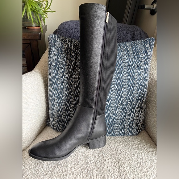 Kenneth Cole Black Leanna Knee High Boots~ size 8.5 M - Picture 3 of 14